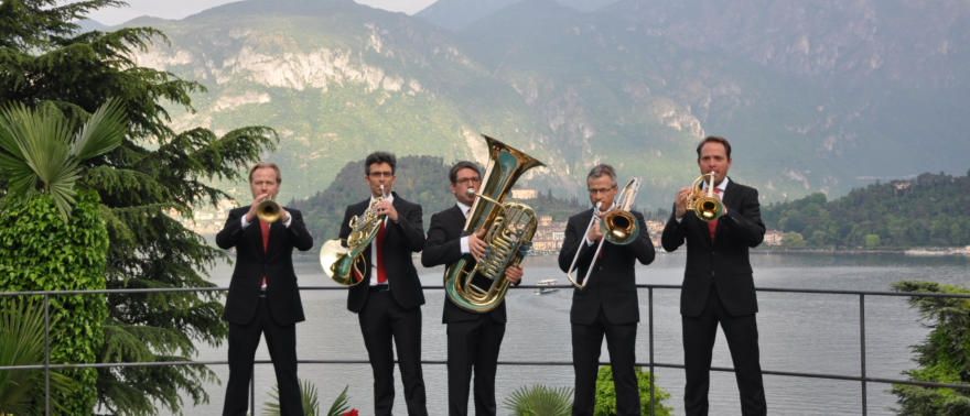 Brassmatiker am See